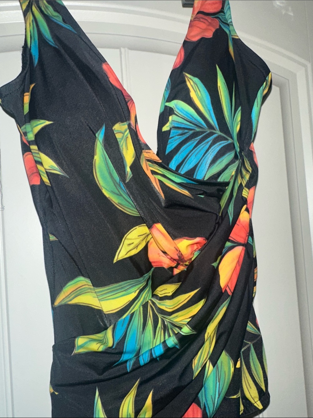 Miraclesuit Black One-Piece with Tropical Floral and coverup size 10 - Picture 4 of 8